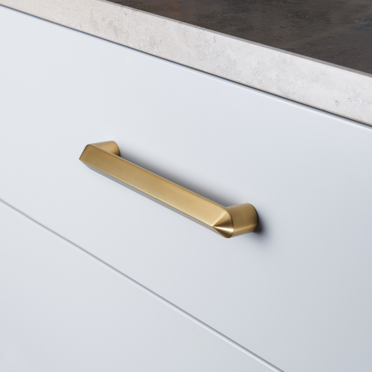 HANDLE LYSEKIL CC 192MM MATT BRASS